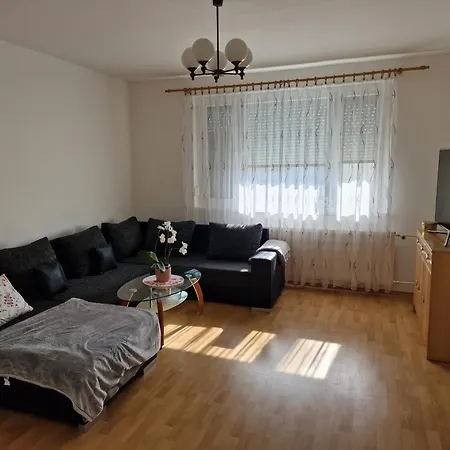 Zomaza Apartmán *