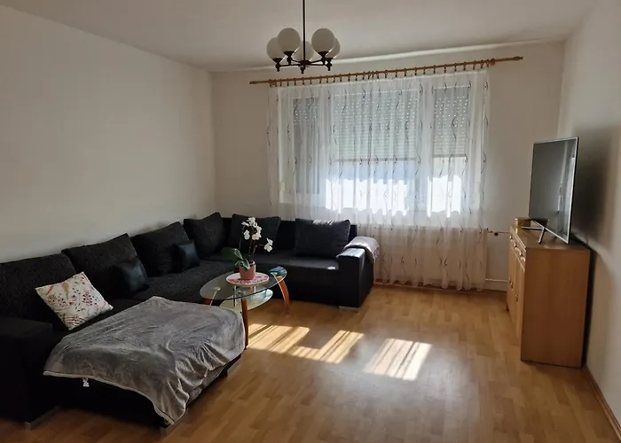 Zomaza Apartmán *
